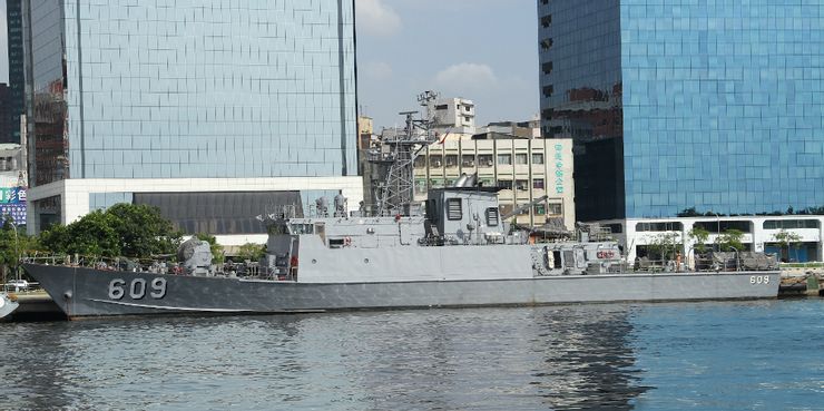 已服役一段時間的錦江級巡邏艦高江艦(PGG-609),尚未安裝武進三型系統,艦上只有艦砲與小口徑武器。