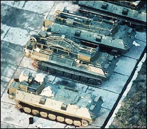 R-381T塔蘭電子偵蒐複合體主要用於對敵方1.5-1000MHz通訊訊號監聽和測向,該複合體由7輛車組成,於1985年服役,直到今天仍在使用。