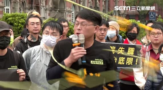 基進黨獻花給黃國昌