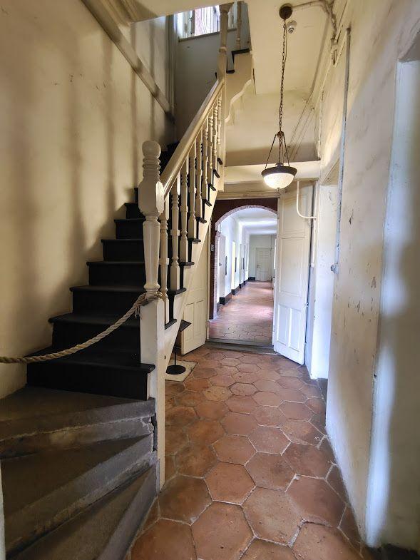 僕役專用樓梯,可到二樓褓姆房旁。