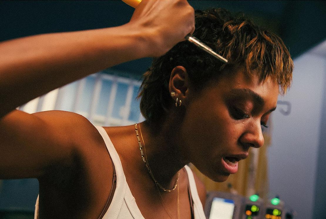 《鬼手鬼手 請開口》