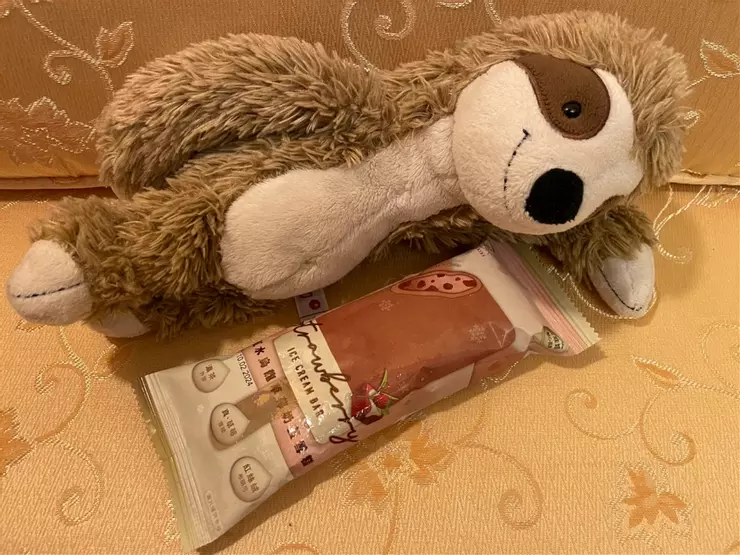 古娃娃 紅水烏龍草莓奶蓋雪糕 49/枝