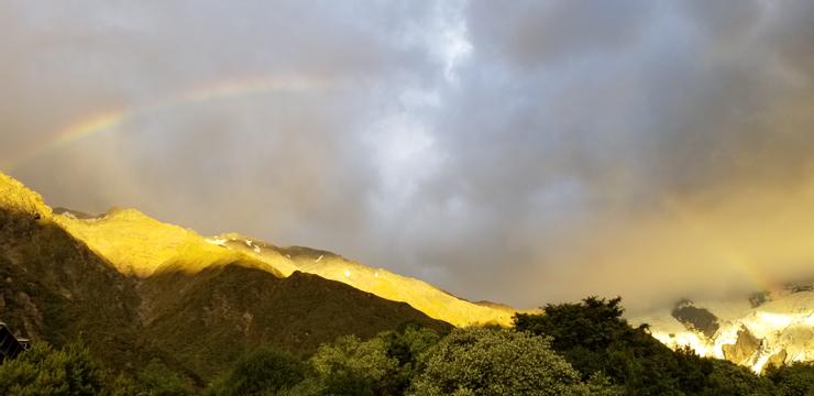 圖1 Mount Cook 與 Mount Sefton 山脈。來源:作者自拍