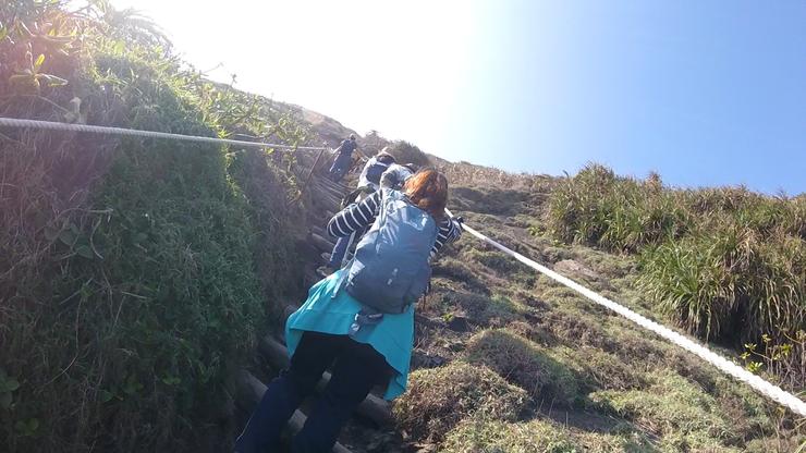 攀上觀音鼻山