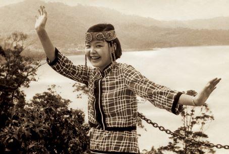 鄧麗君14歲在日月潭留下倩影 她曾向家人表示最愛日月潭 圖片來自網路