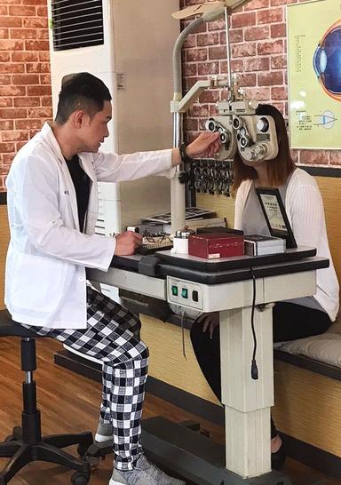 開箱文 X Drive 駕車2 0全天候鏡片x彰化配眼鏡推薦x彰化眼鏡行x至光眼鏡x濾藍 方格子