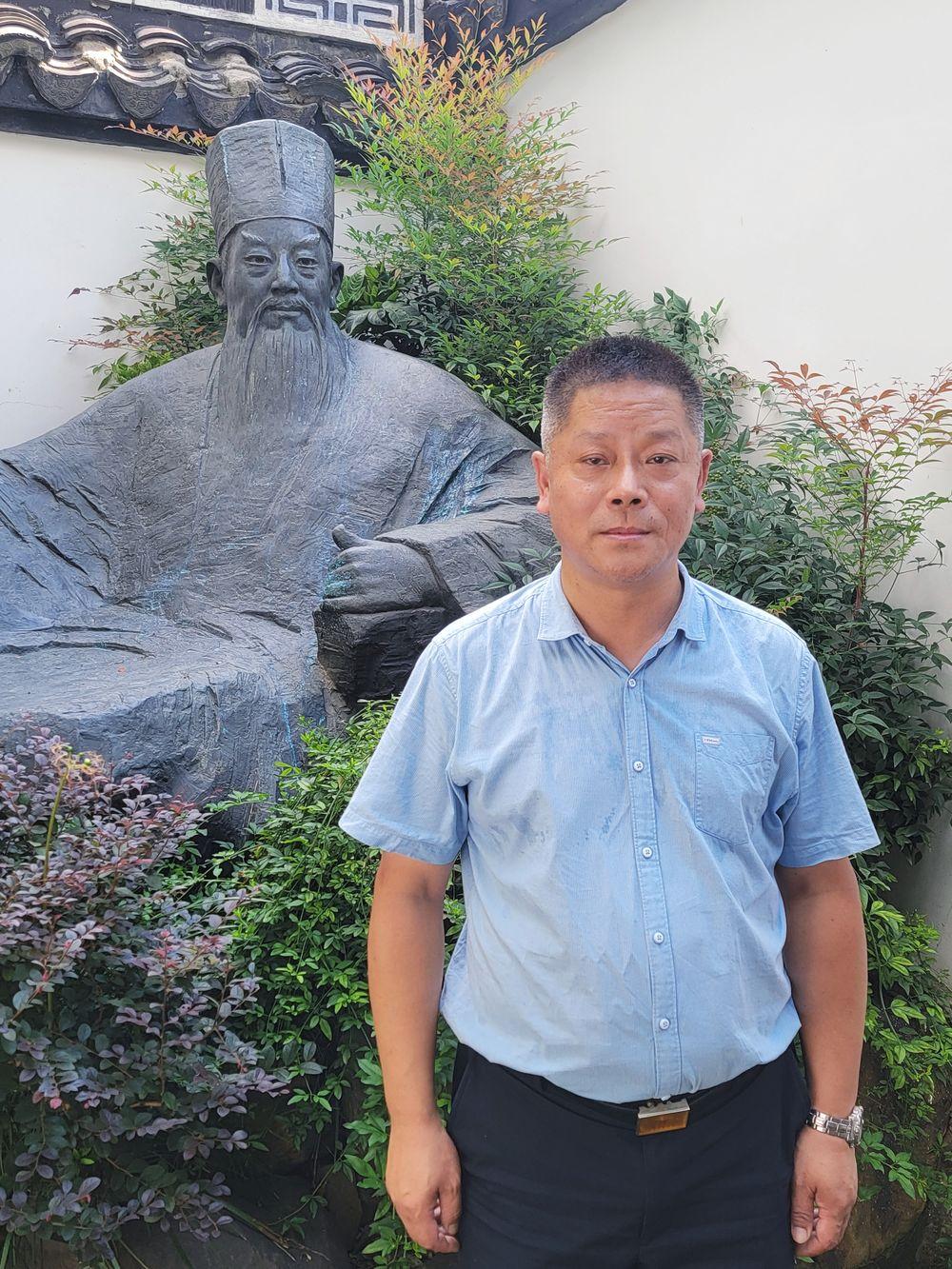 蘇東坡第30代世孫蘇東與蘇東坡簡直是神複製!@水靜葳環遊世界366天