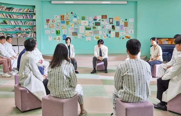 韓劇《精神病房也會迎來清晨》當助人者也罹患心理疾患時｜方格子 vocus