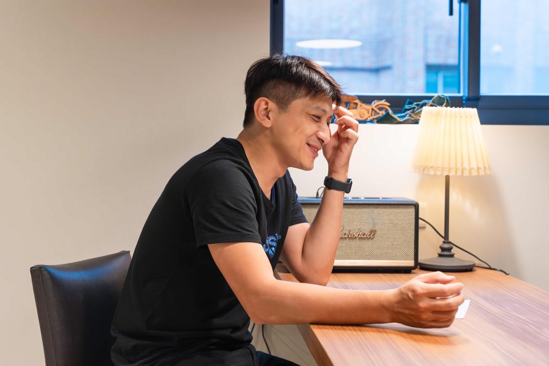 在多樣的片種或形式下,高偉晏笑說,他的聲音設計風格始終是「有點髒髒的」。