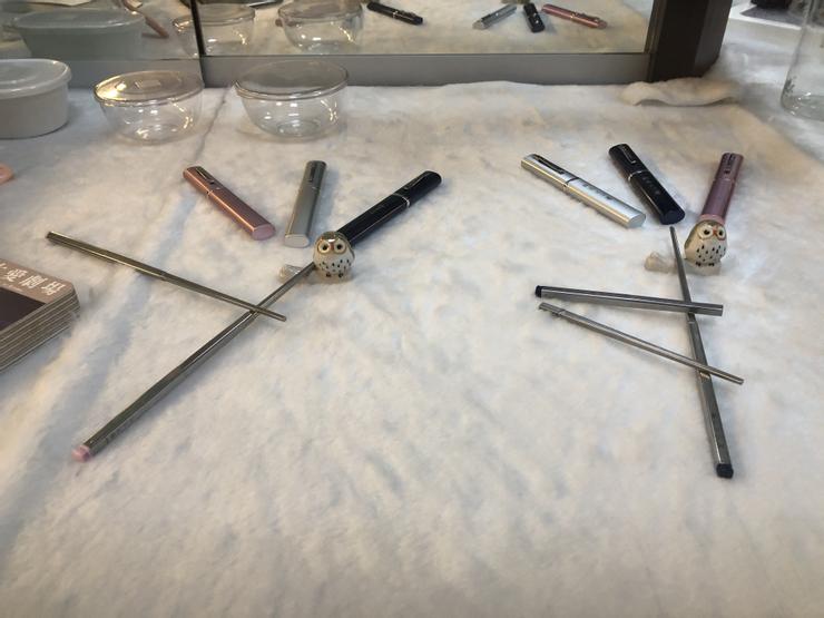 一共有粉、銀、黑三種顏色