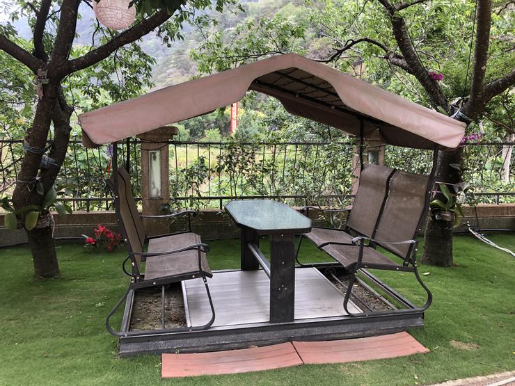 還有浪漫的搖椅，盡情享受清幽的野餐時光☺