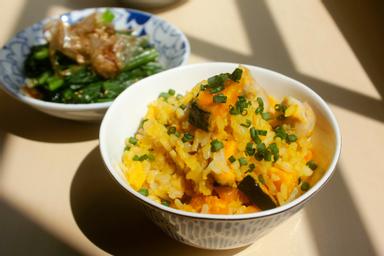 影音食譜 奶油南瓜雞肉燕麥炊飯 金黃色的秋日饗宴 電鍋料理 方格子